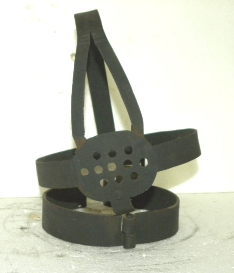 BRANK SCOLDS BRIDLE SHAME MASK SPEAKS BAD STEEL MOUTH NET HUMILIATION (1 of 7)