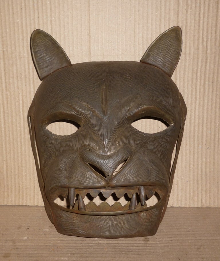 RARE WARRIOR STEEL LION MASK FRIGHTENED ENEMY ENGRAVED (1 of 8)