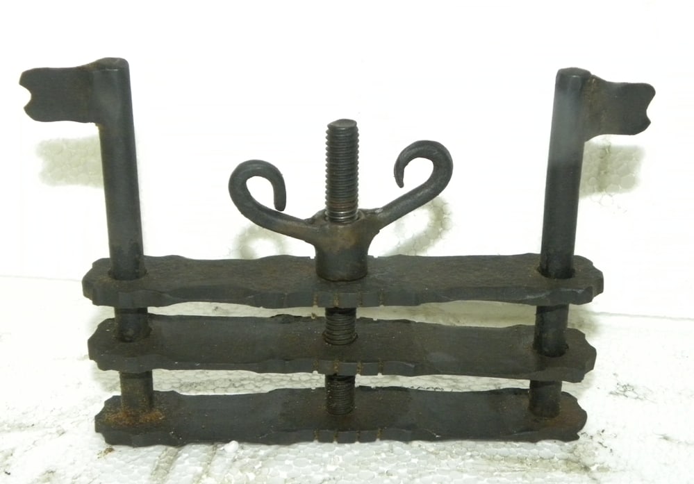 RARE FINGURE CRUSHER TO TORTURE HAND FORGED KEY STEEL (1 of 8)