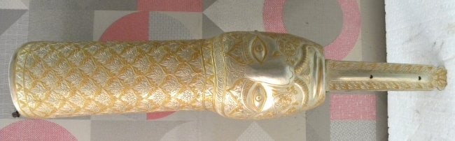 INCREDIBLE GAUNTLET PATA SWORD MAN FACE FIGURE.SILVER PLATED SURFACE FLORAL 23 INCHES LONG.: A rare finding unusual uncommon Gauntlet pata sword silver plated man face.Made: Made of hand forged steel, hand hammered &hand chiseled, silver plated . The entire surface of this rare Gauntlet has a