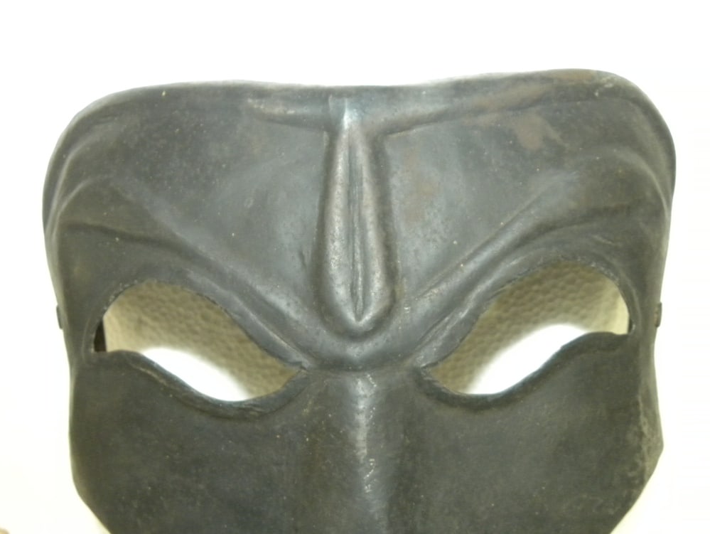 RARE FACE MASK TO FRIGHTEN ENEMY IN WAR HAND FROGED STEEL (1 of 6)