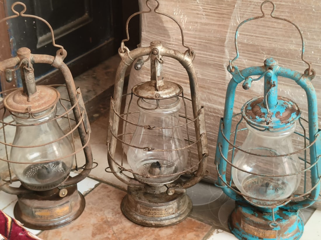 ANTIQUE SET OF 3 LANTENR GERMAN MADE WITH TRADE MARK COMPLETE INTACT GLASS GLOBE.: Antique German made set of 3 lanterns complete with glass globe and with brand name and trade mark. The lanterns are complete with glass globes.The glass globe too have trade mark.A rare set of German