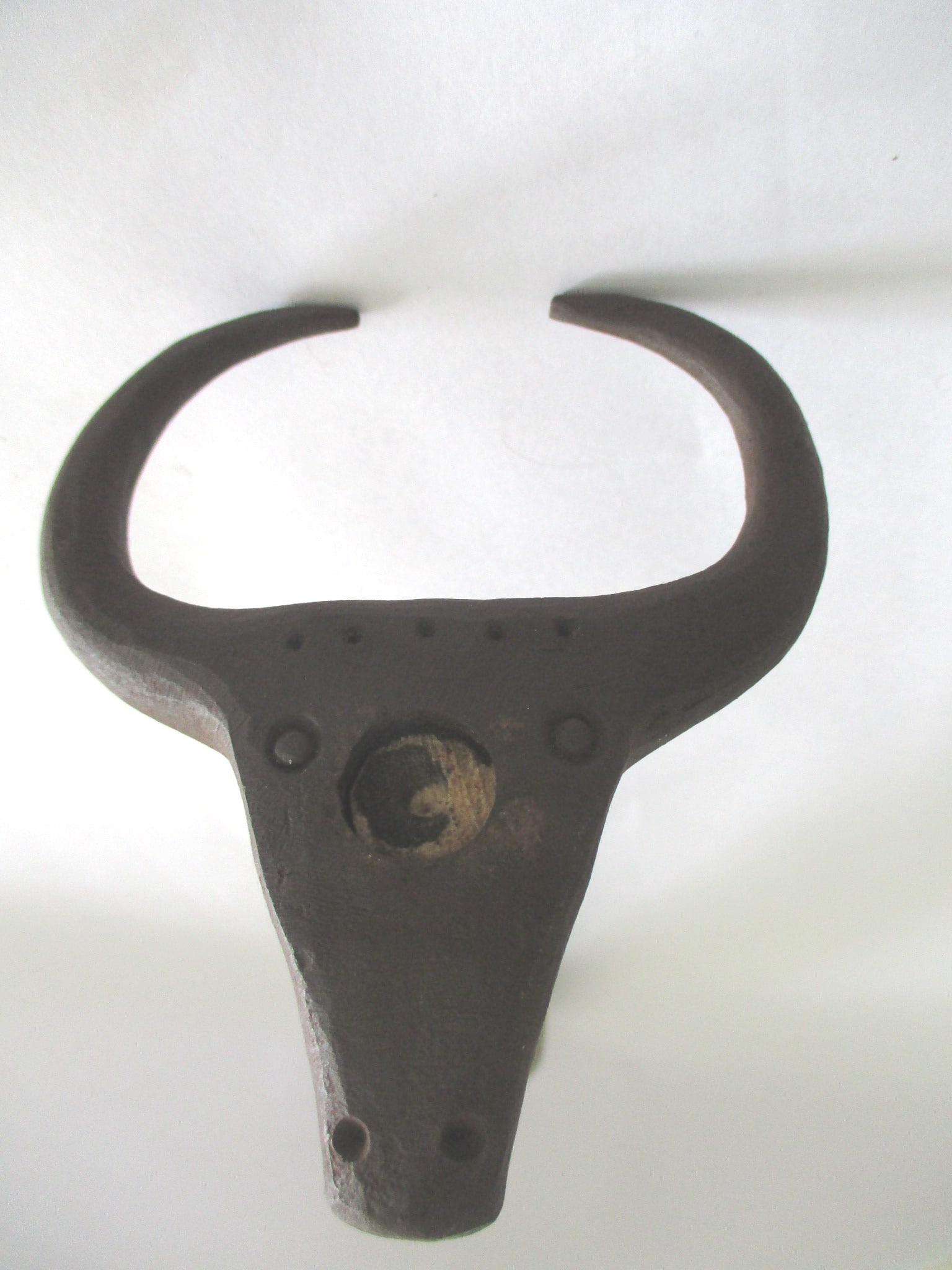 FIGURAL HAMMER TOOL UNUSUAL RARE BULL HEAD LONG HORNS .: FIGURAL HAMMER TOOL UNUSUAL RARE BULL HEAD LONG HORNS .The size is : 12.10 x 3.75 x 4.50 inch .Ref: 401 / 3226 .