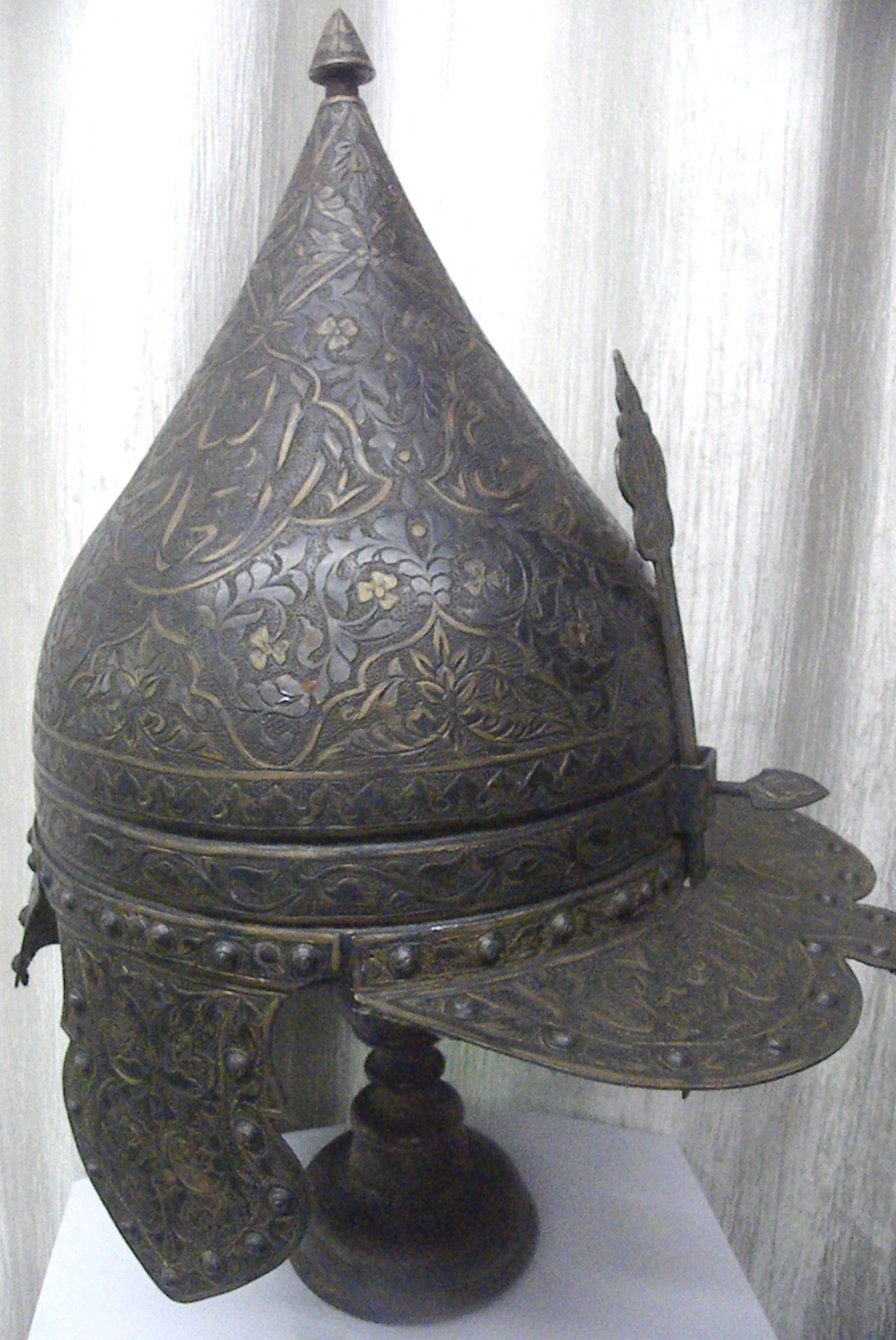 AUTHENTIC OLD STOCK ANCIENT PERSIAN HELMET WITH VISOR NECK EAR GUARD ARABIC INSCRIPTION (1 of 10)