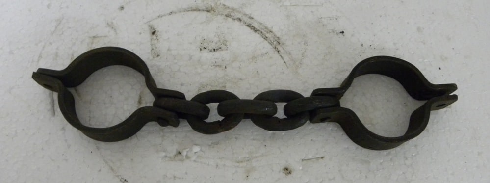 OLD HAND CUFFS HAND FORGED HEAVY STEEL TRANSPORT PRISONER (1 of 4)