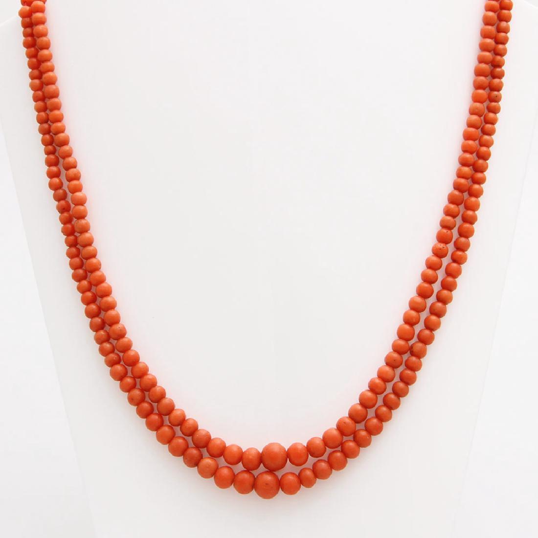 Collier aus Korallkugeln (1 of 2)