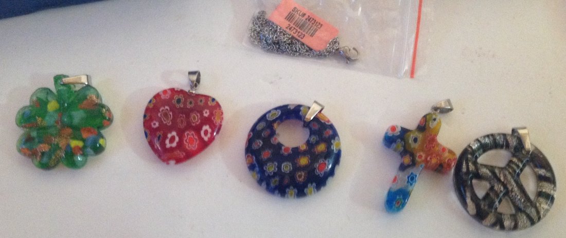 Estate lot of 5 Venetia style murano glass pendants (S) (1 of 7)