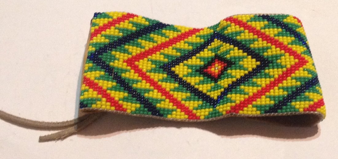 Vintage estate Native American beadwork arm band (S): Estate item. Unsure of date.
