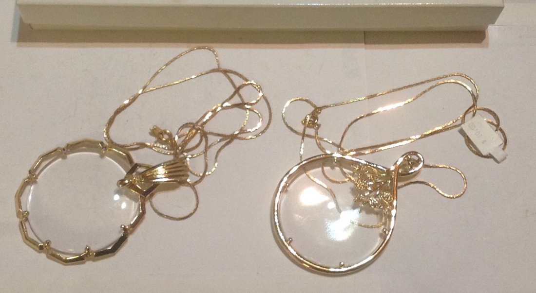 estate VTG. ladies fashion magnifying glasses: , estate item. Gold tone.