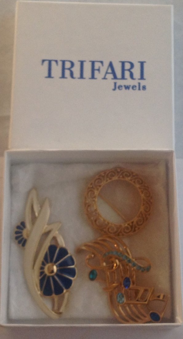 Estate vintage trifari jewelry with box: Estate . 2 Marked. 2 brooches , 1 pendant