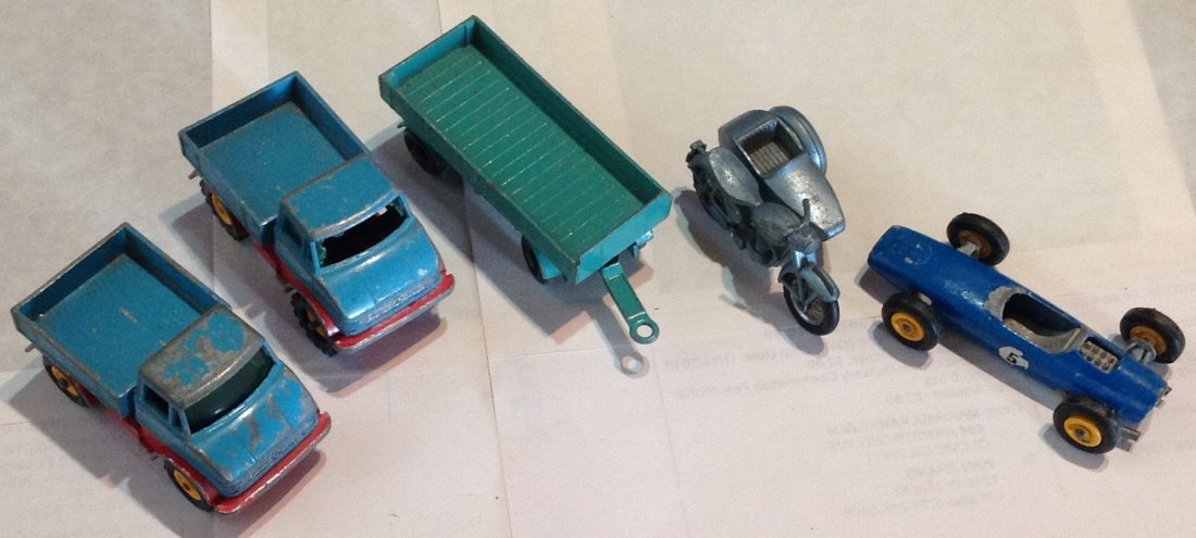 Estate vintage diecast Matchbox Lesney assorted cars: Estate. Markings. Some missing parts. Paint chips.