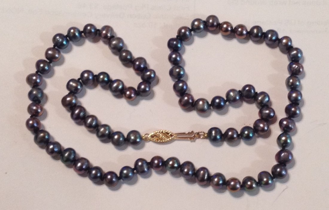 antique estate 14k gold Tahitian Pearl necklace: Estate items. . Tested. markings. 14k . Unsure of origin.