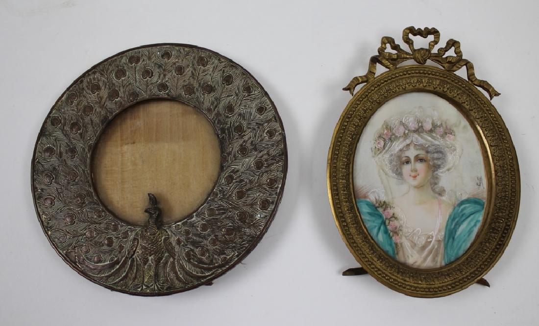 2 small frames, one with painting (1 of 2)