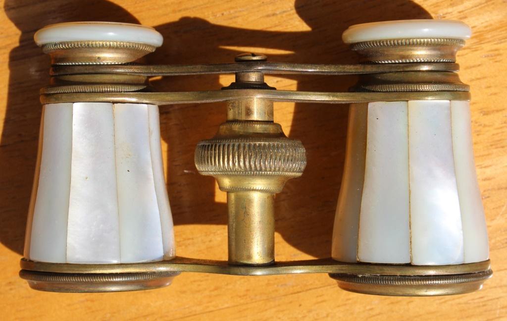 Vendome mother of pearl binocular: Vendome mother of pearl binocular. mother of pearl binocular made in Paris with original case.. Title: Vendome mother of pearl binocular. Medium: metal. Size: 4 X 2.5 in. Signature: Unsigned. Unframed