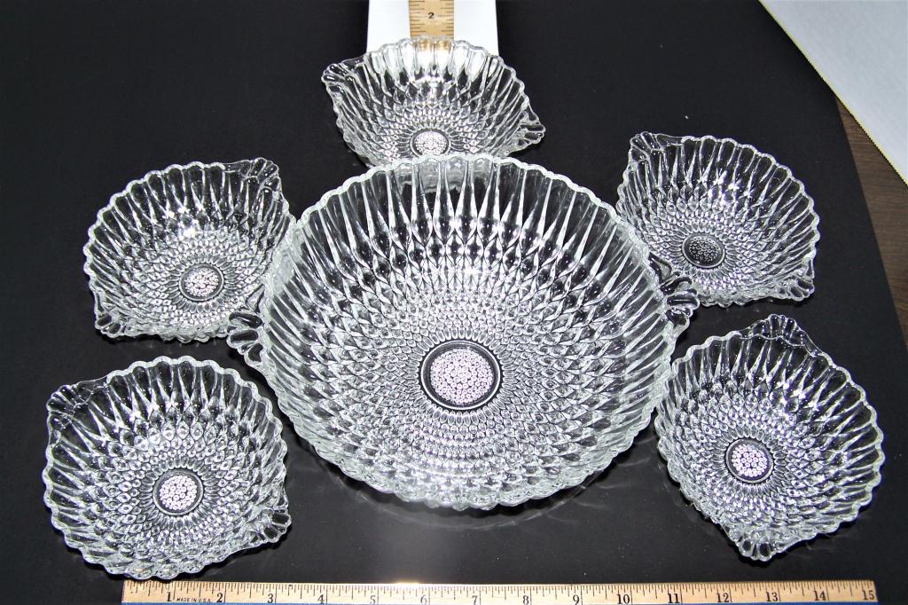 Salad bowl with 5 serving bowls (1 of 1)