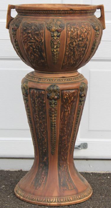 Roseville large Jardiniere and pedestal (1 of 5)