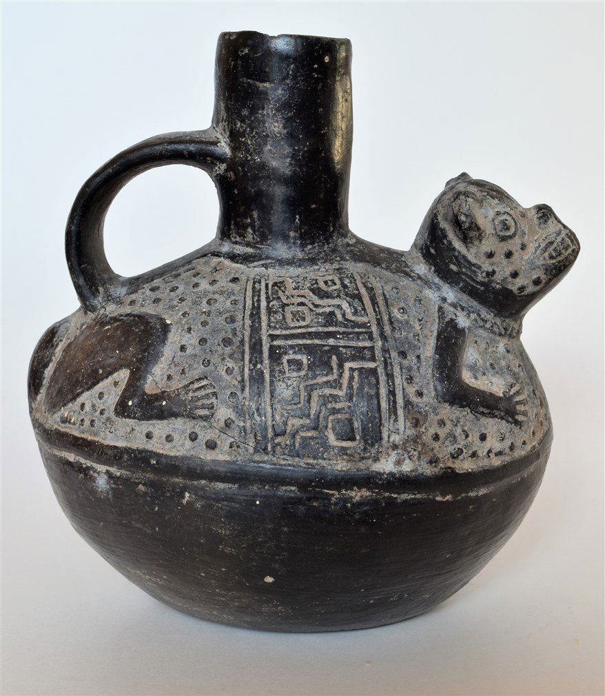Chimu Blackware Pottery Spout Vessel (1 of 5)