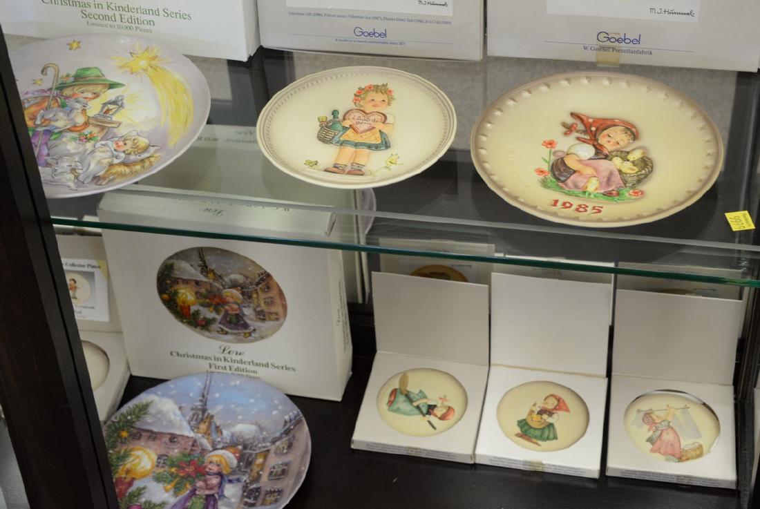 Group of fourteen Goebel Hummel figures, all with (1 of 2)