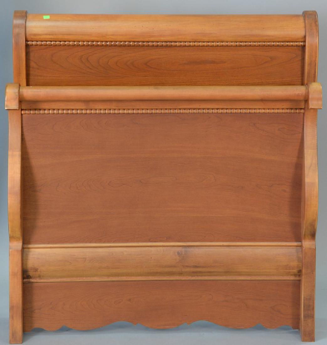 Pair of Lexington contemporary twin size sleigh beds. (1 of 4)