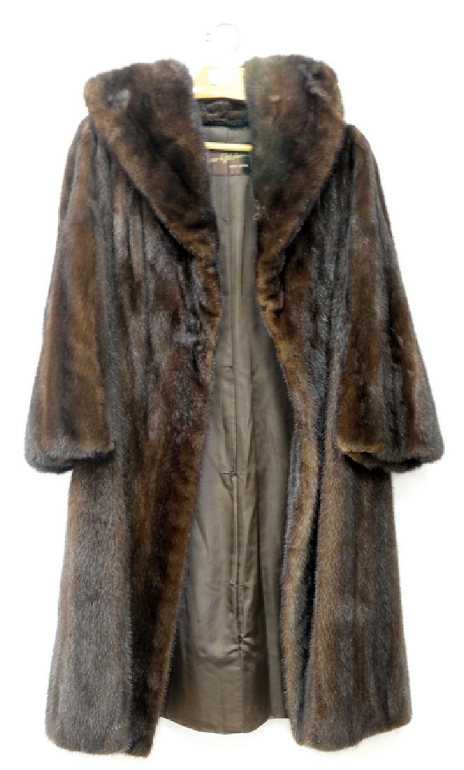 Penn-Fifth Avenue womans long mink fur coat (hanger not: Penn-Fifth Avenue womans long mink fur coat (hanger not included).
