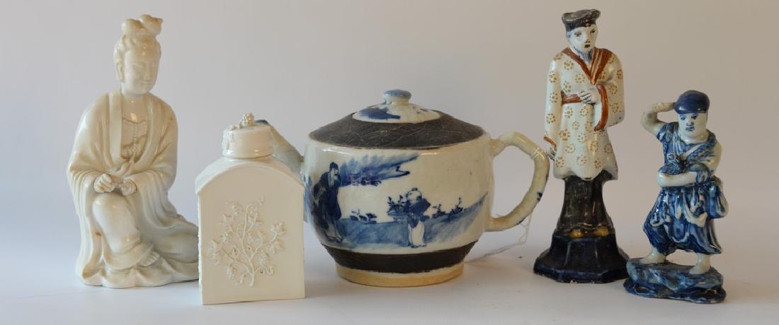 Five piece group of Asian porcelain to include a (1 of 6)