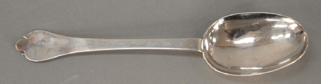 William Scarlet (british) silver spoon, circa 1696. (1 of 4)