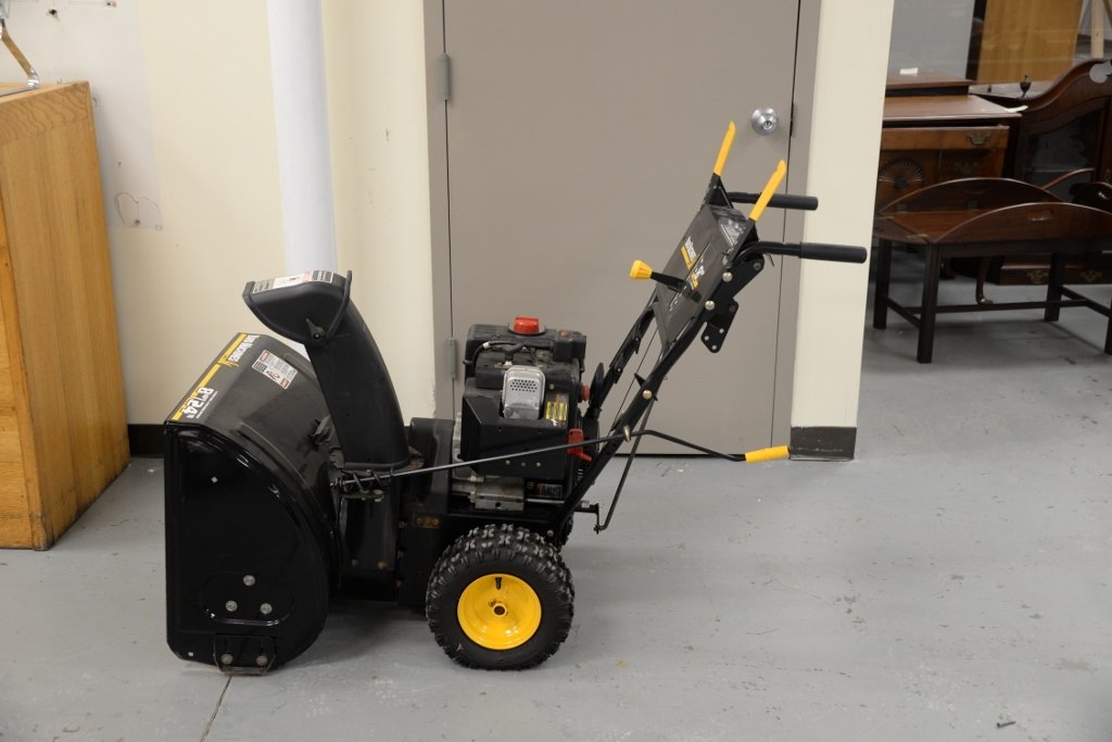 Yard machines 8hp 24 in. snowblower with electric start