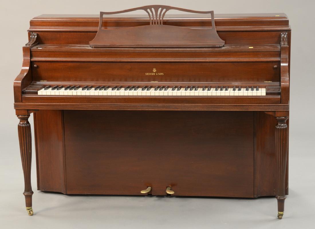 Steinway & Sons mahogany spinet. ht. 41 in., wd. 59 in.: Steinway & Sons mahogany spinet. ht. 41 in., wd. 59 in.