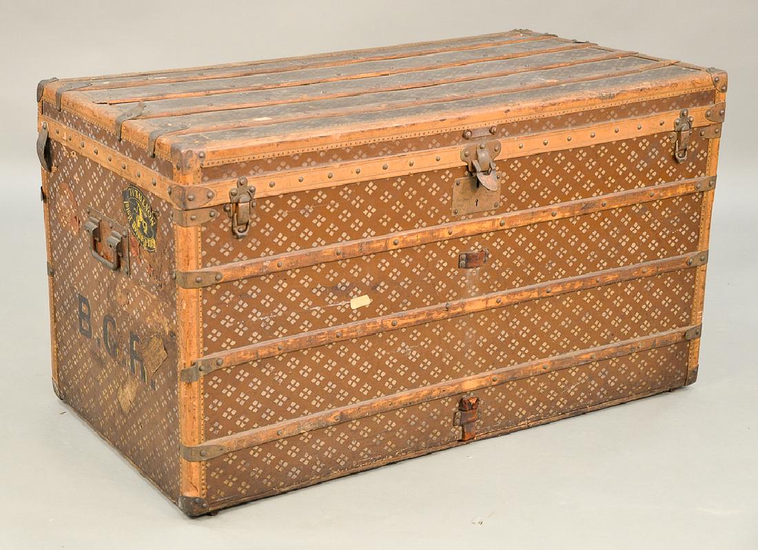 Avoc Etats Unis trunk with quilted interior cover and (1 of 5)