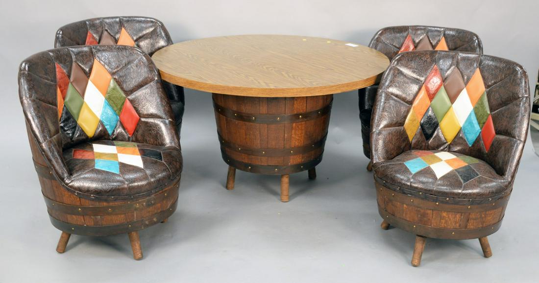 For Auction Matthew Brothers Furniture Five Piece Barrel Style