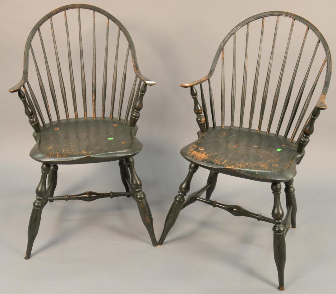 Pair of Robert Barrow Windsor style continuous: Pair of Robert Barrow Windsor style continuous armchairs, ht. 37 1/2 in., seat ht. 18 in.