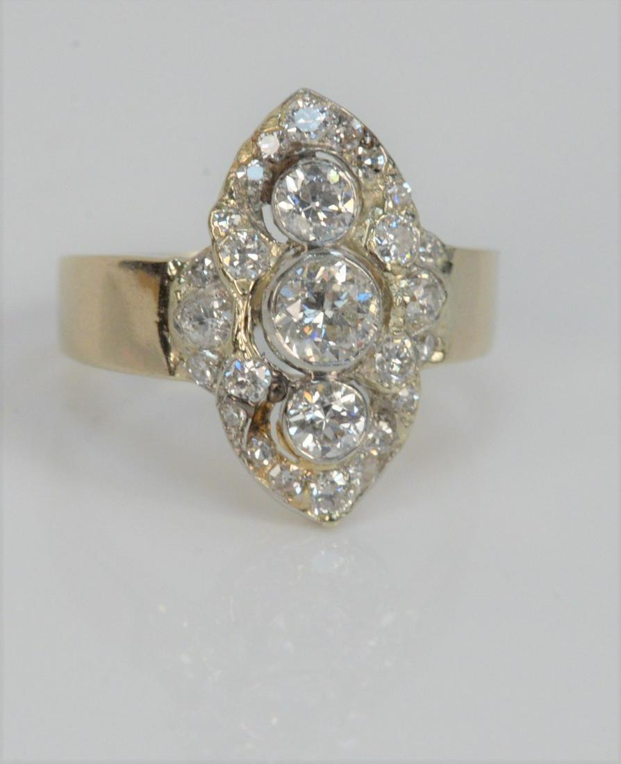 18 Karat Gold and Diamond Ring, set with three diamonds (1 of 4)