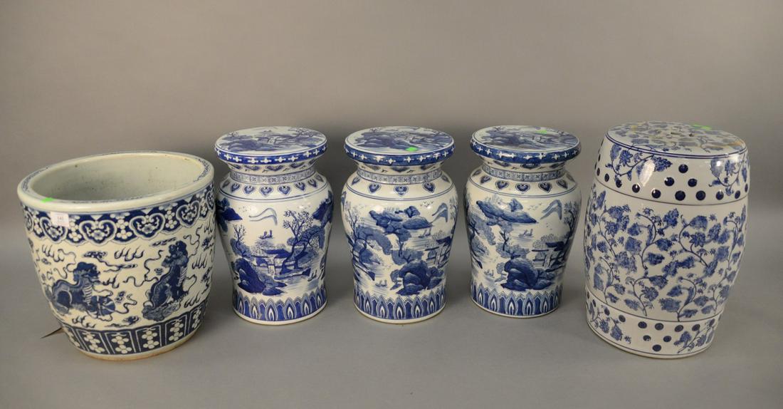 Five piece blue and white porcelain lot, four garden (1 of 6)