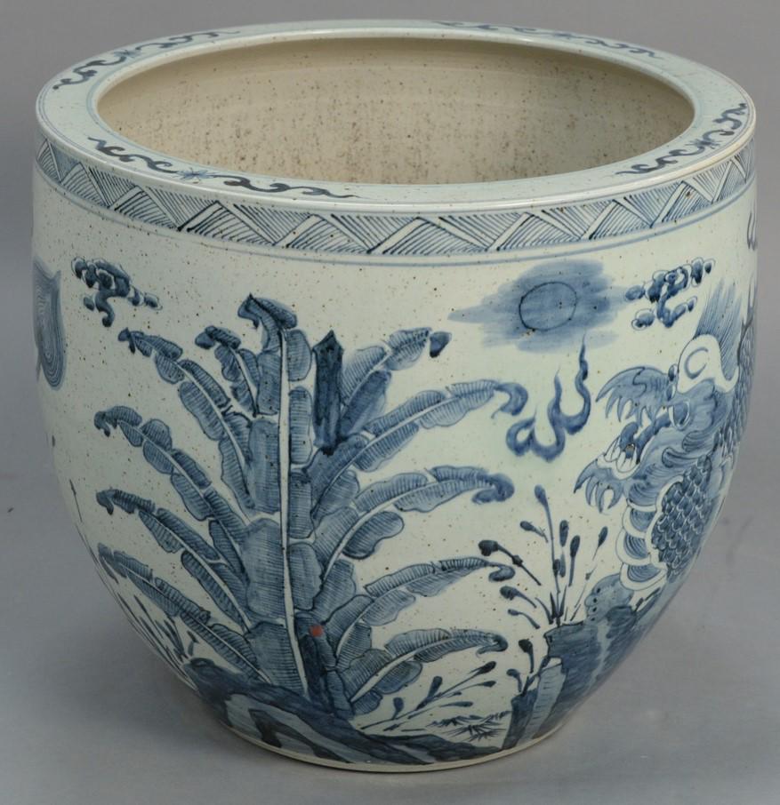 Large Chinese porcelain blue and white (1 of 4)