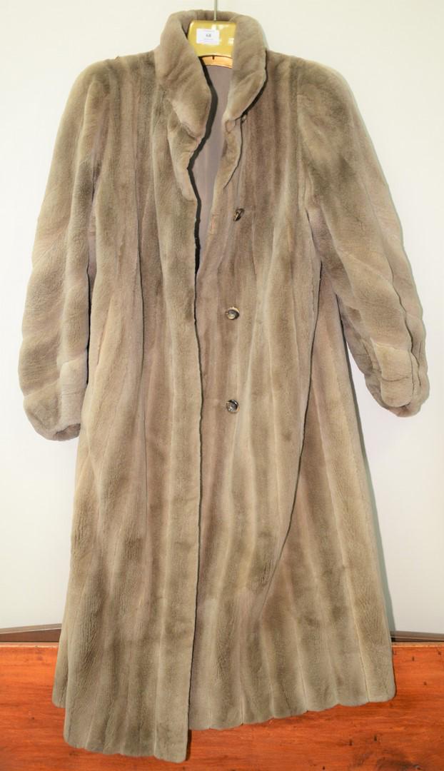 Tan reversible sheared mink coat. (1 of 4)