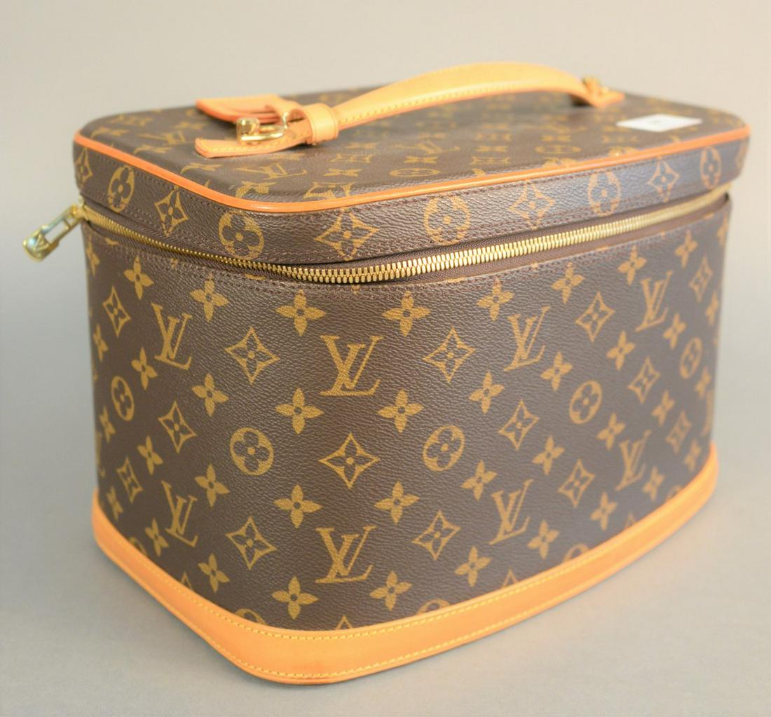 Louis Vuitton travel cosmetic case, shoulder bag (1 of 5)