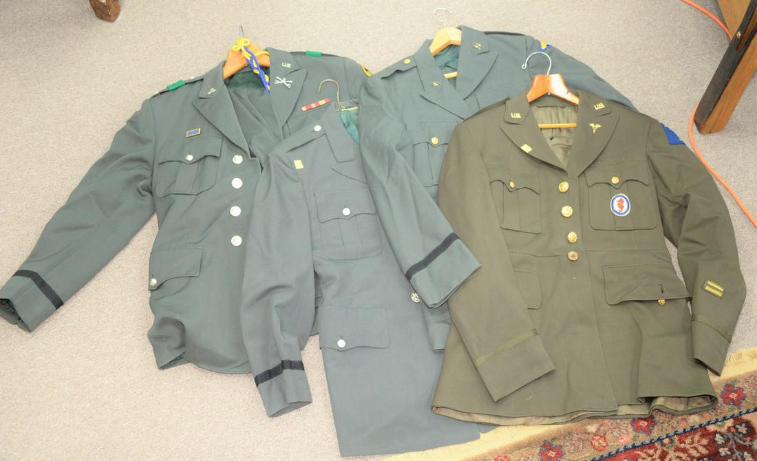 Four US military suits and jackets with buttons. (1 of 5)