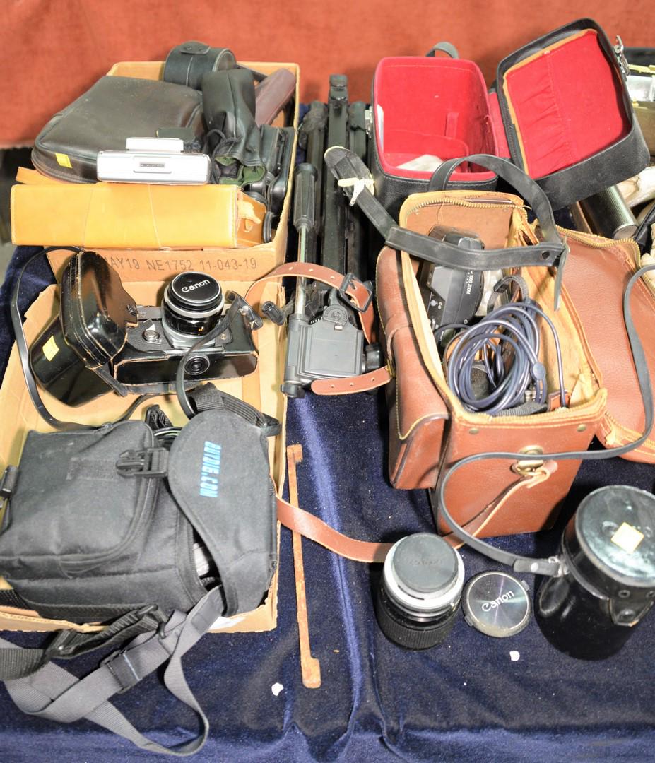Group of cameras and camera equipment, lenses, Canon (1 of 5)