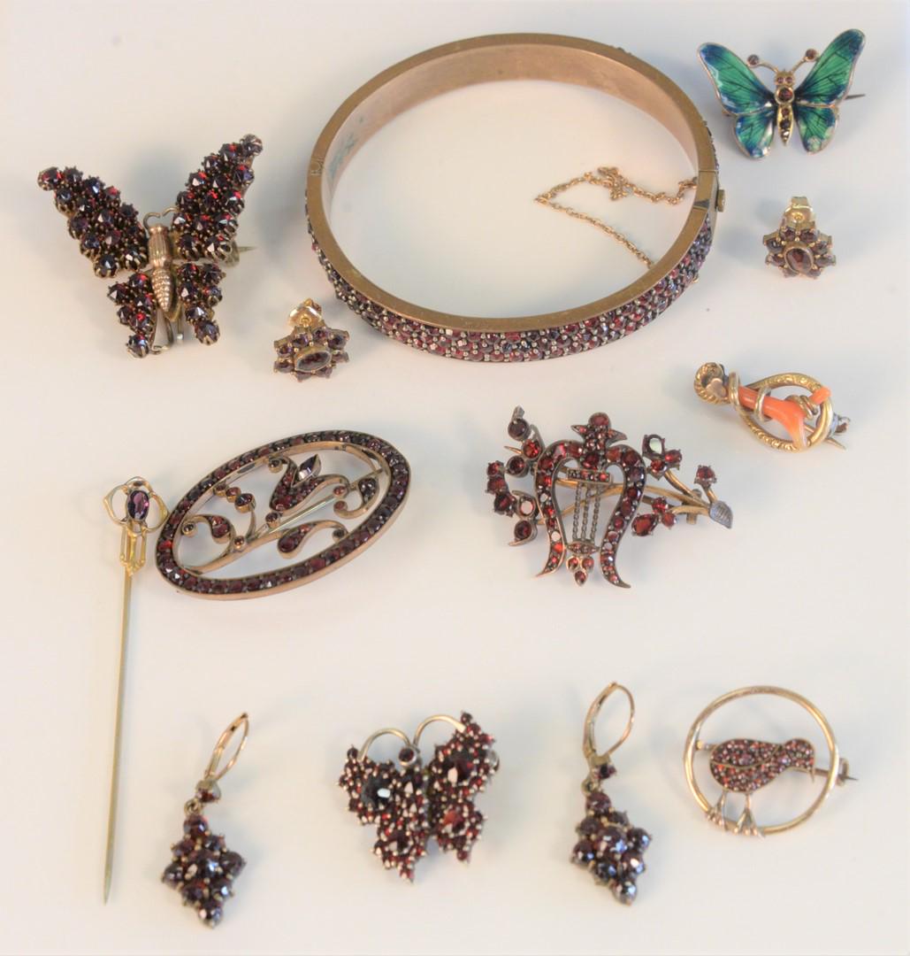 Nine Piece Victorian Lot all mounted in red stones, (1 of 4)