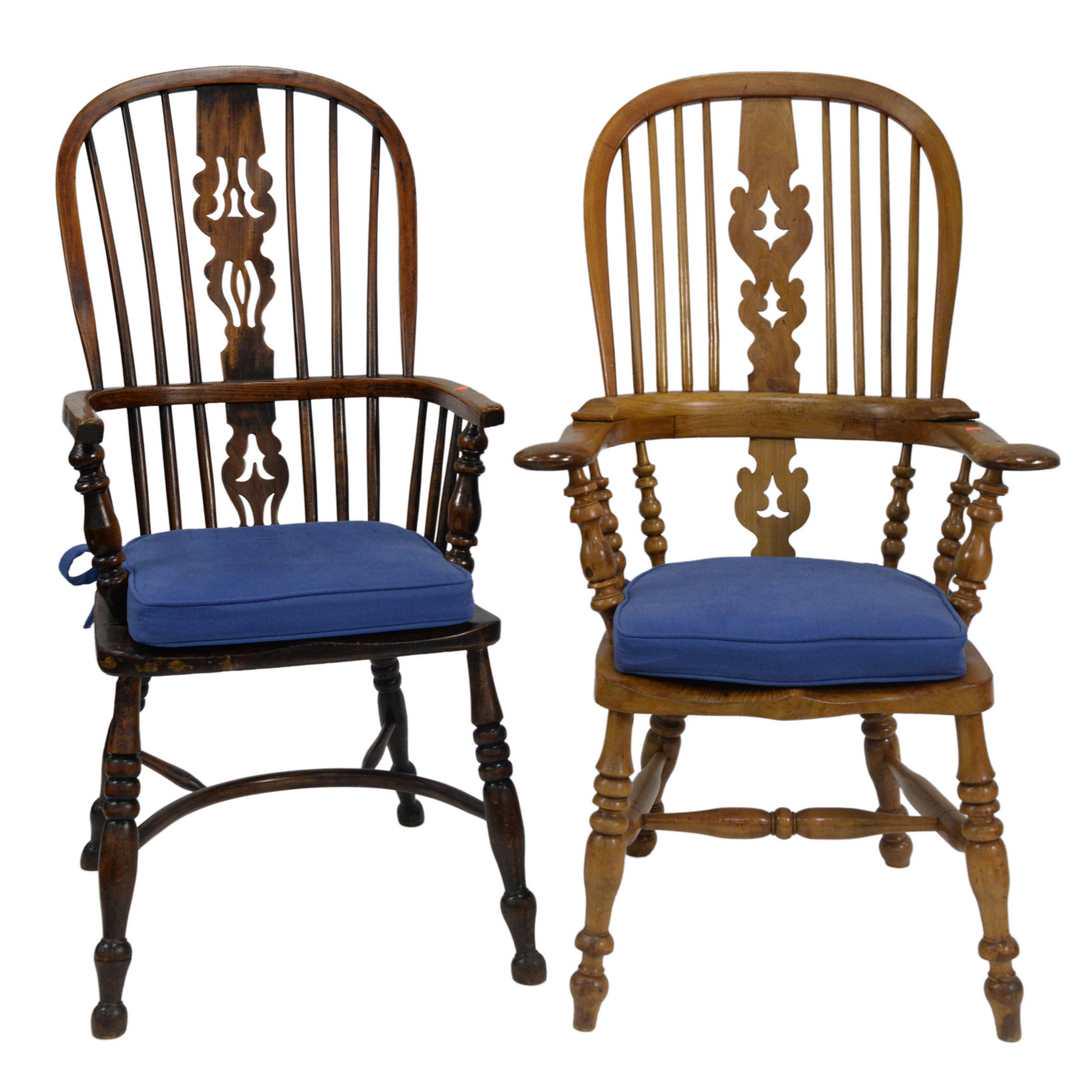 Two English Windsor Armchairs, on turned legs, 18th (1 of 3)