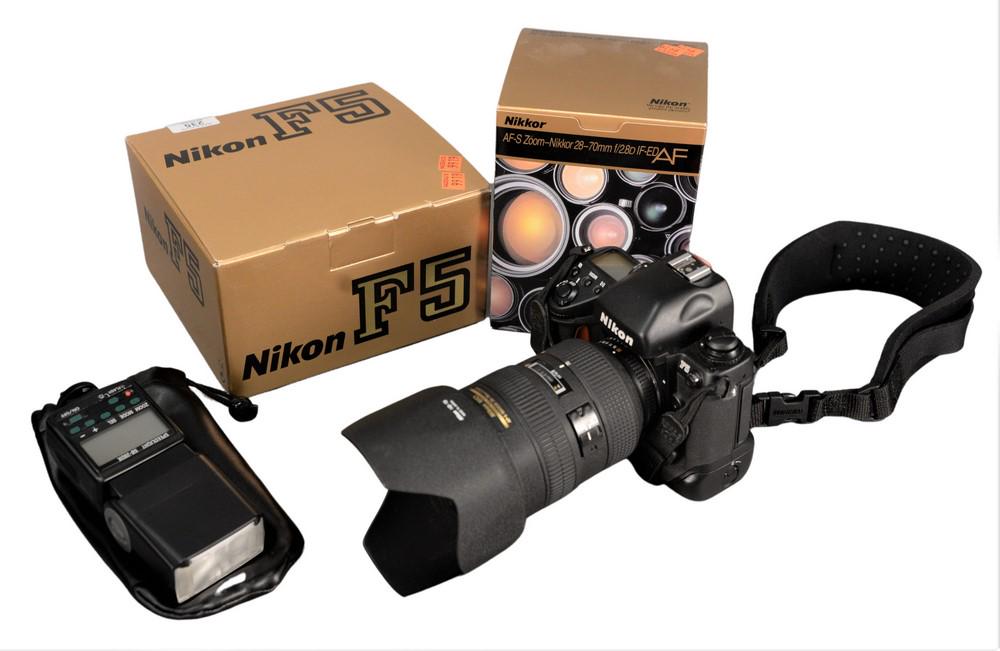 Nikon F5 Camera, having 28-70 Nikkor Lense and Bag. (1 of 5)