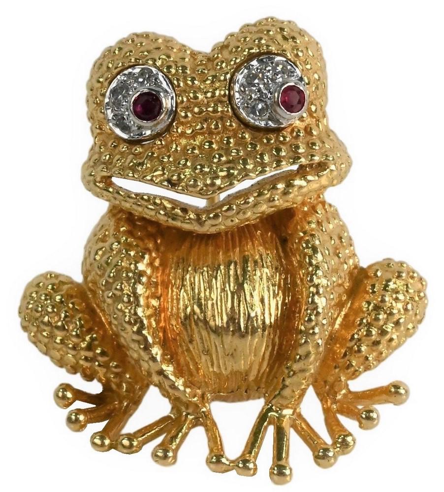 18 Karat Gold Frog Brooch, having diamond and ruby (1 of 4)