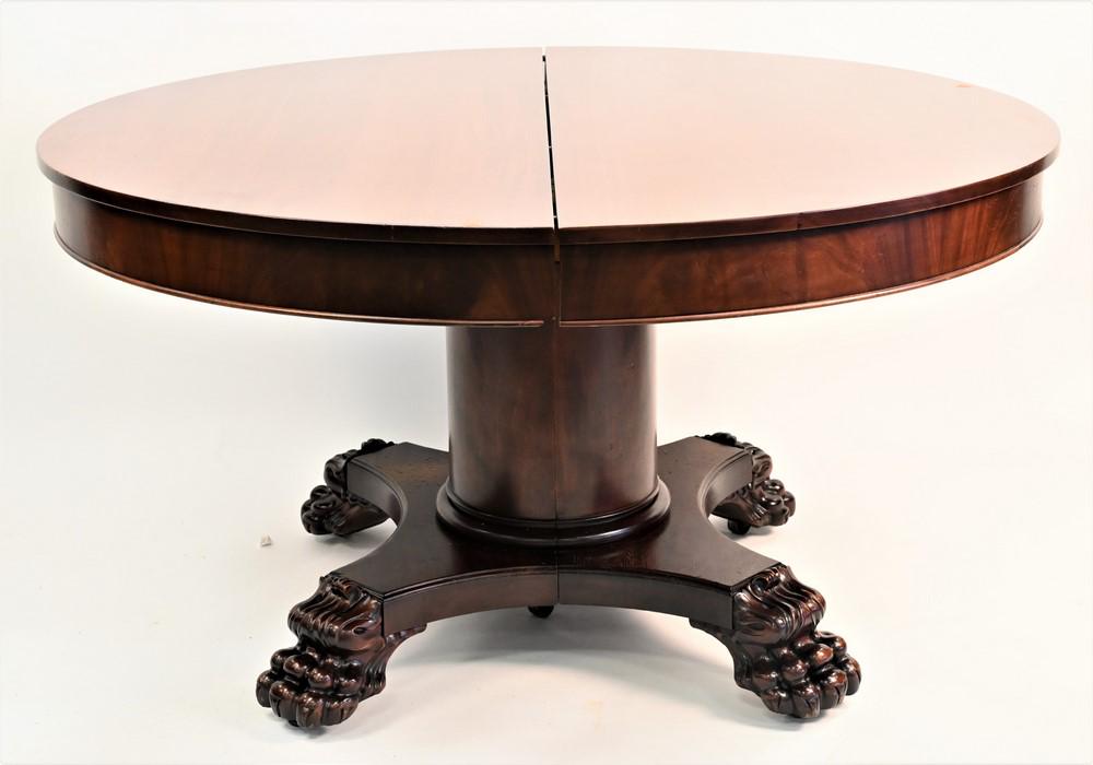 Round Victorian Mahogany Dining Table, having pedestal (1 of 3)