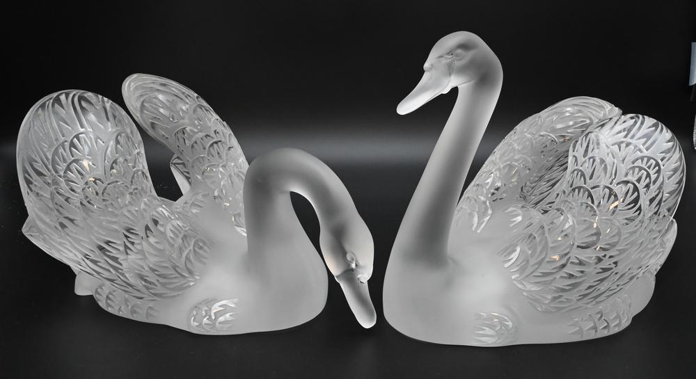 Pair of Lalique Molded and Frosted Swans, one with head (1 of 8)