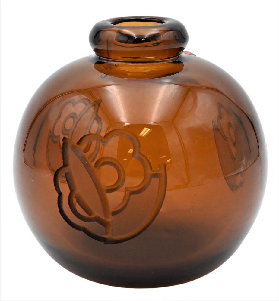Jean Luce (1895-1964), amber glass vase with etched (1 of 4)