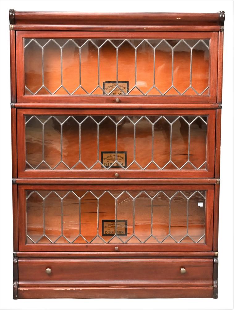 Globe Wernicke Three Section Stack Bookcase, having (1 of 5)
