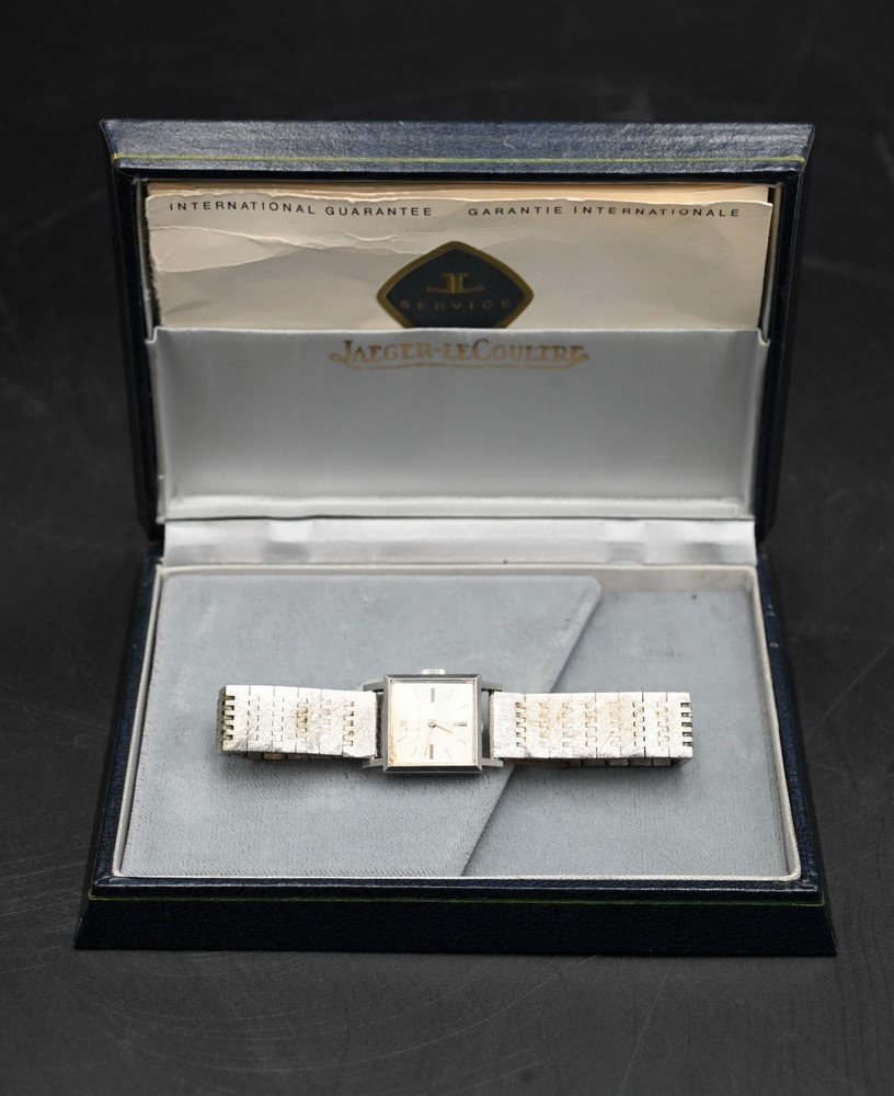 Jaeger Lecoultre Women's Wristwatch, stainless steel, along with box and booklet. (1 of 6)