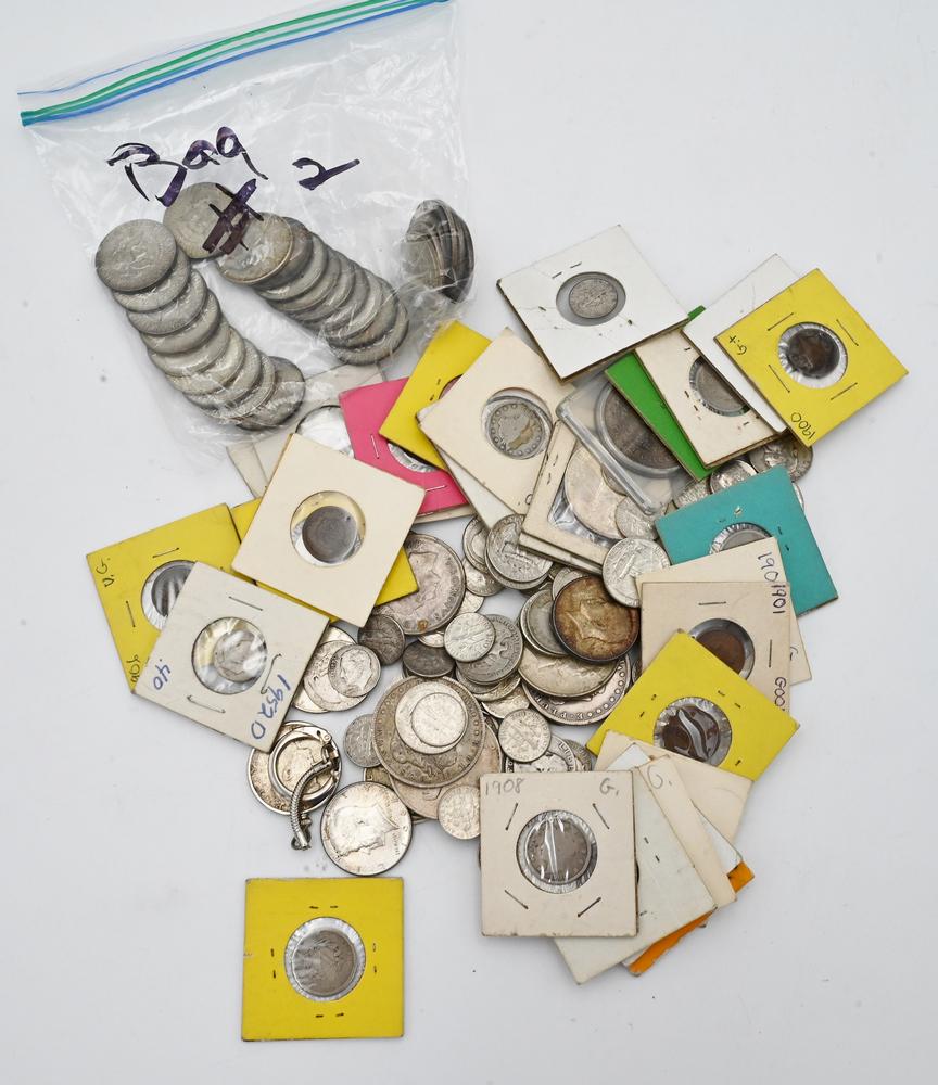 Large Lot of Coins, lot of eight silver dollars, one Canadian, 8 silver half dollars, 26 Kennedy (1 of 4)