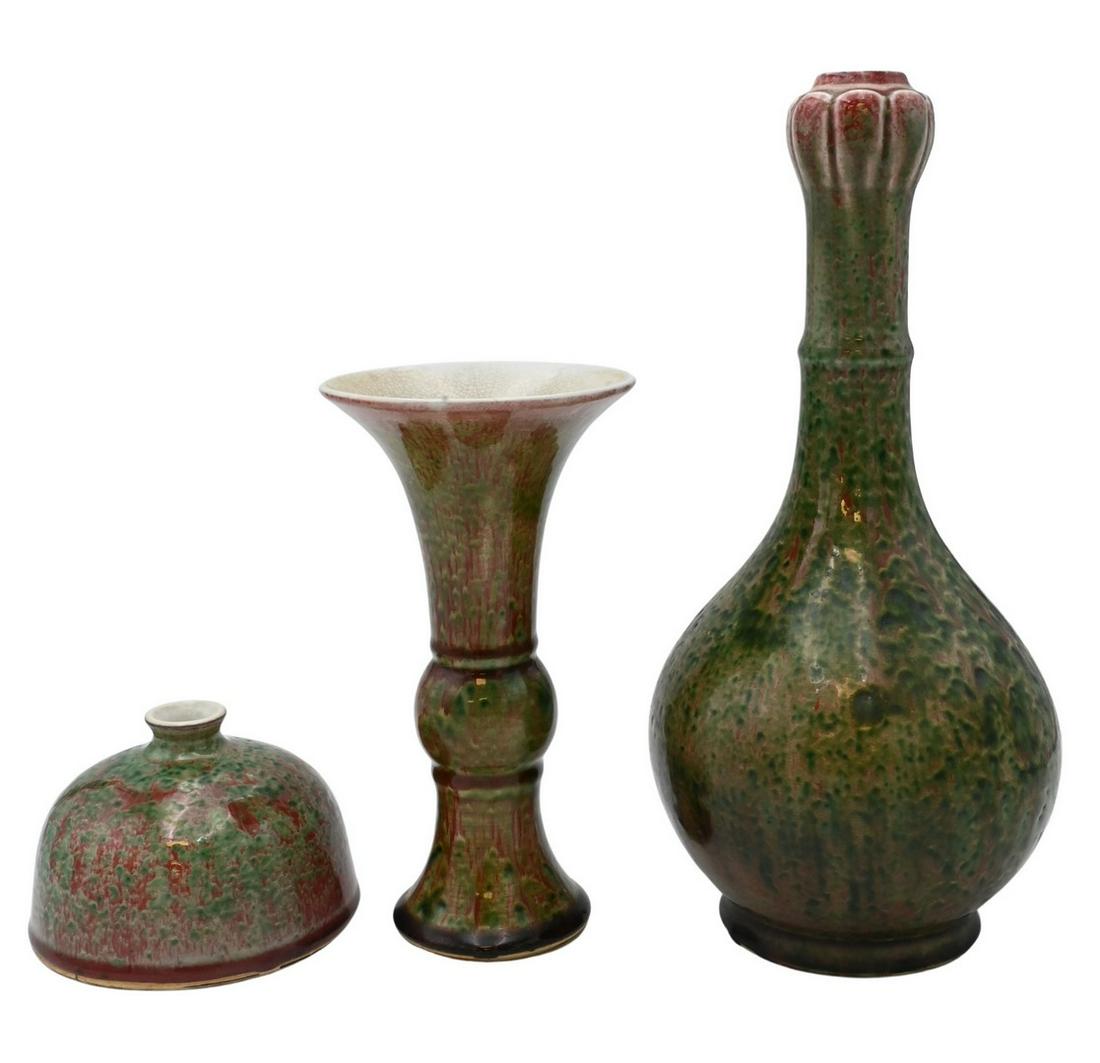 Three Chinese Green and Red on White Glazed Porcelain Pieces (1 of 7)