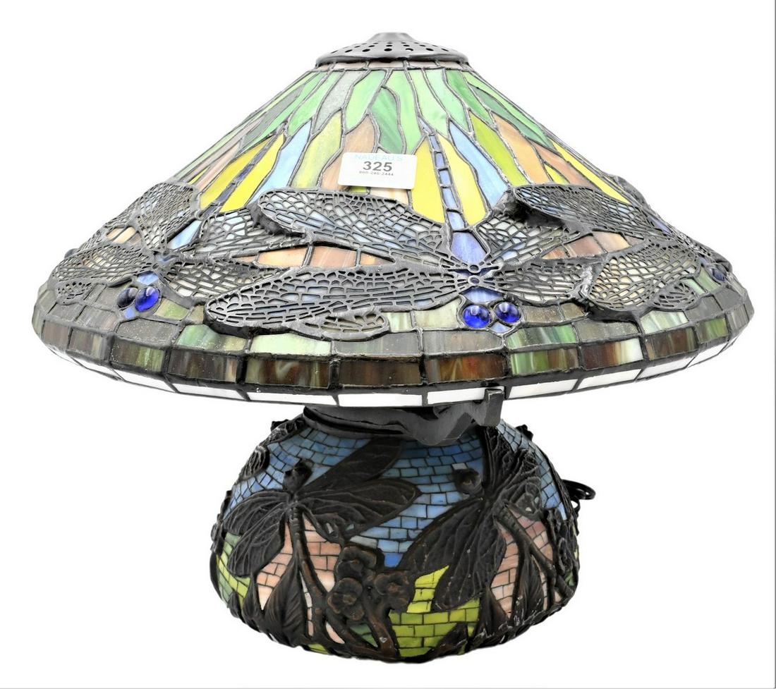 Tiffany Style Leaded Stained Glass Dragonfly Lamp (1 of 7)